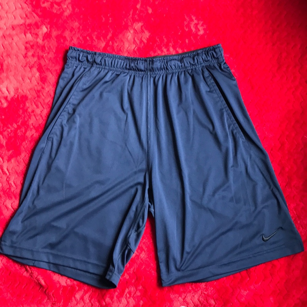 Men’s Nike Dri-fit Basketball shorts Large